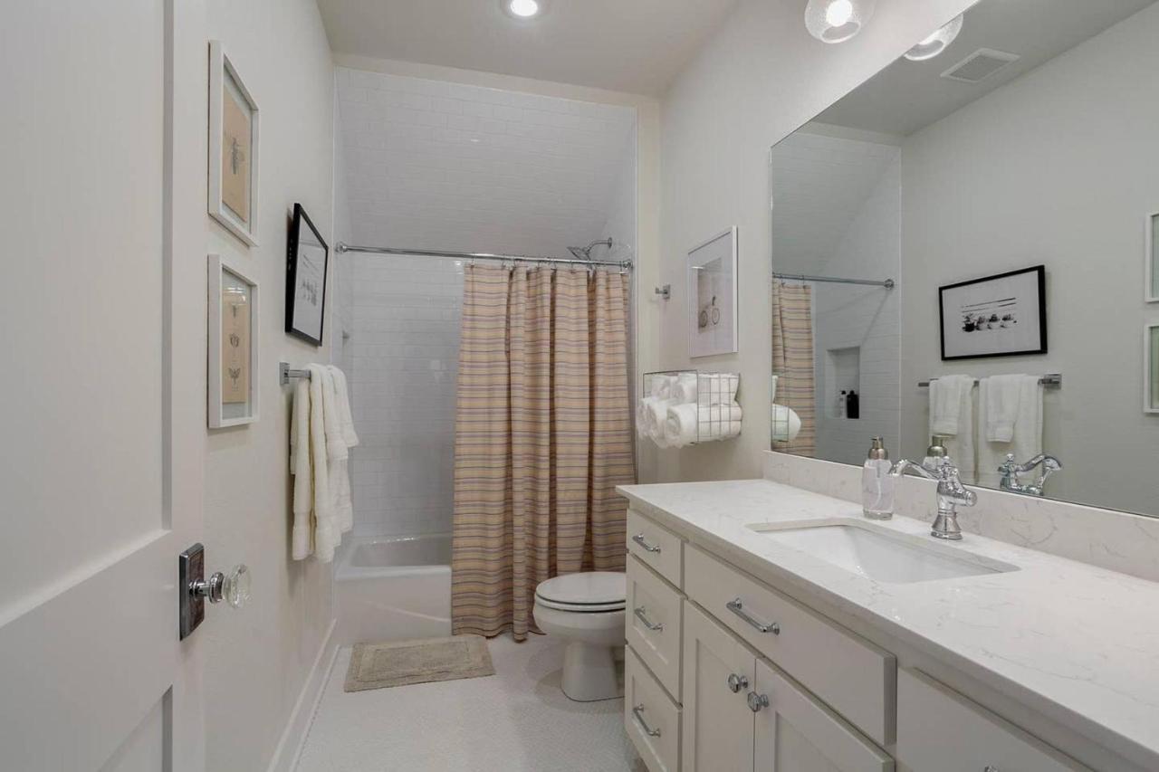 The Sofay Farmhouse - 1 Mile From U Of A - Luxury Amenities Fayetteville Exterior foto